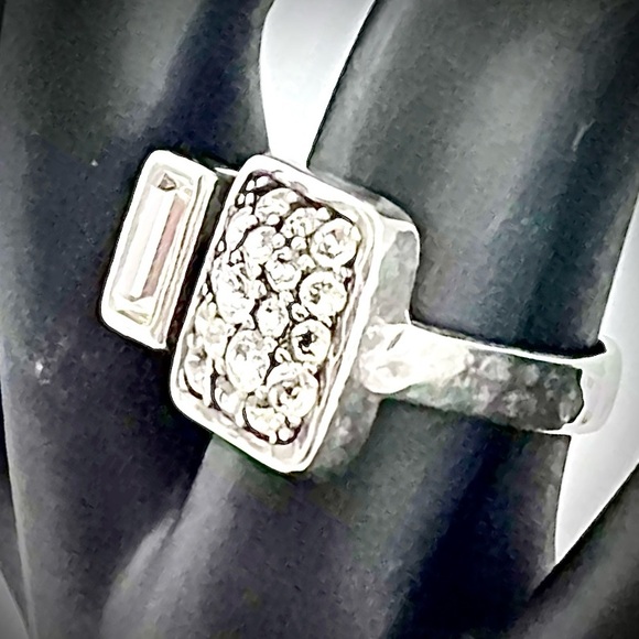 New Silpada Sterling Silver Crystal Cuff
Ring Size 8 (Somewhat) Adjustable - Picture 4 of 6